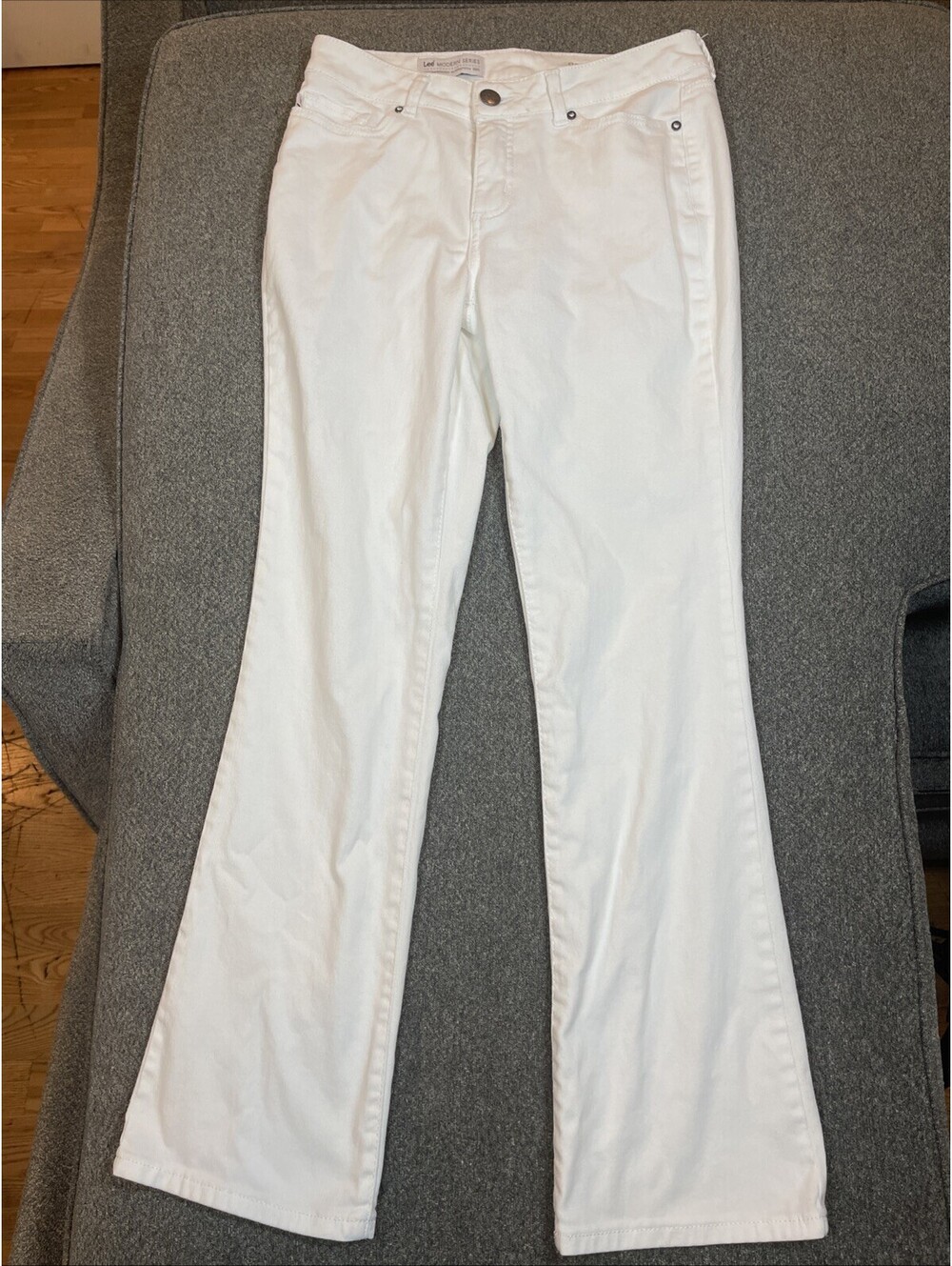 Lee Women's White Denim Jeans Curvy Fit Bootcut Leg Mid Rise Stretch 30x31